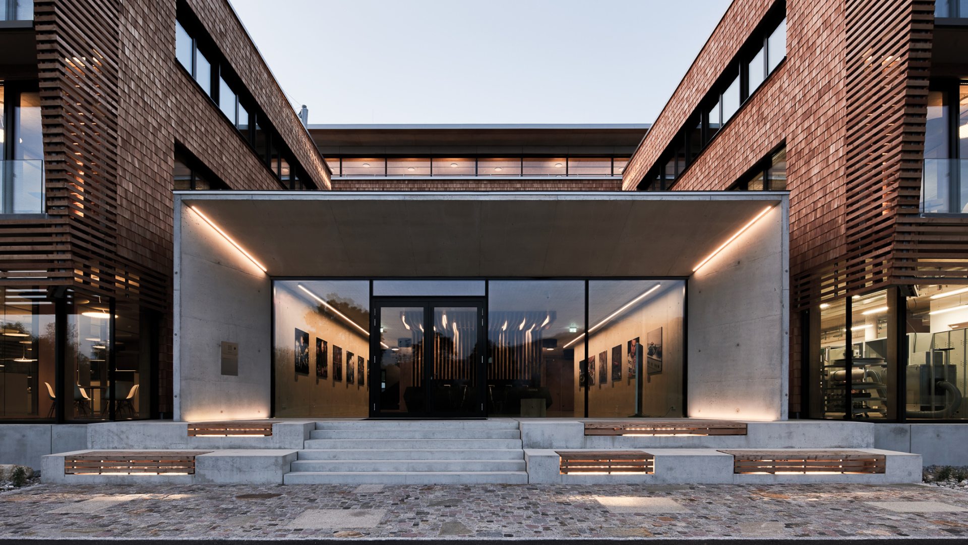 Headquarter Bora AT